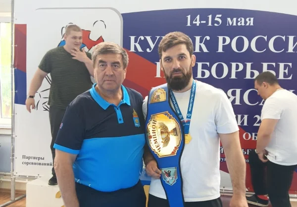 Дагестанский борец на поясах победил на Кубке России