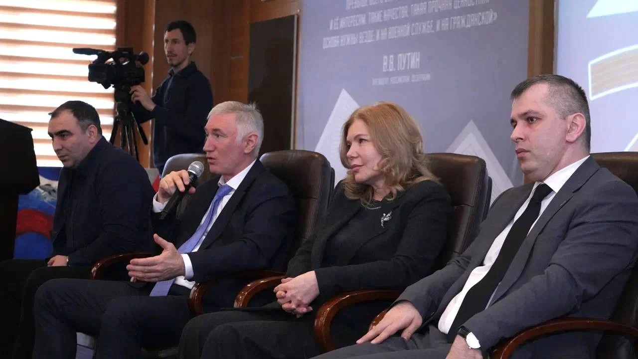 На площадке программы «Доблесть гор» состоялся разговор на равных с участием Энвера Набиева и Магомеда Валихова