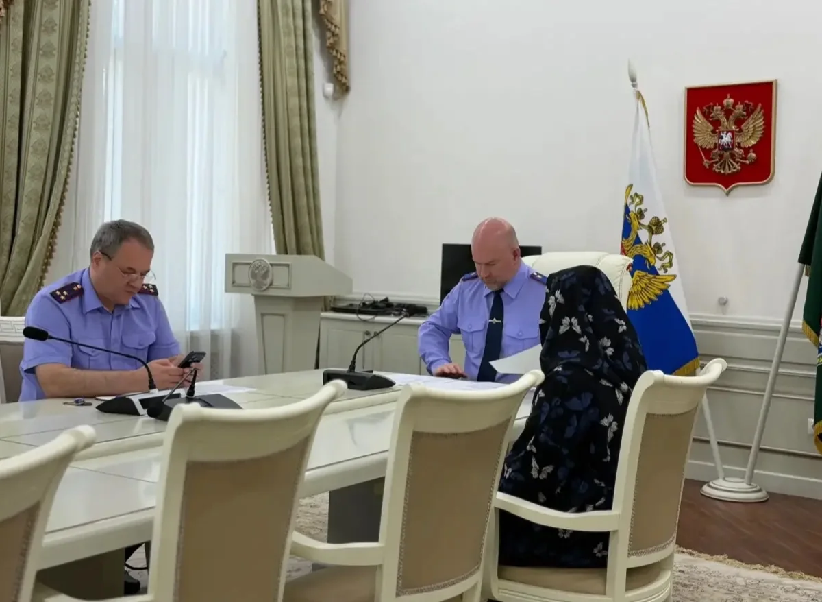 Дети-сироты пожаловались главе СК Дагестана на нарушения их жилищных прав