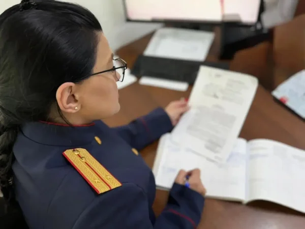 В Махачкале двое подростков украли деньги с найденной банковской карты