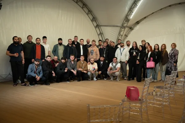 В Дагестане запустили новый формат нетворкинга: форум «Манифест» в селе Кубачи объединил бизнес, блогинг и экспертизу