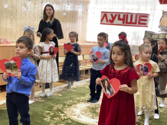 Deputies of the regional parliament presented gifts for kindergarten students in Makhachkala