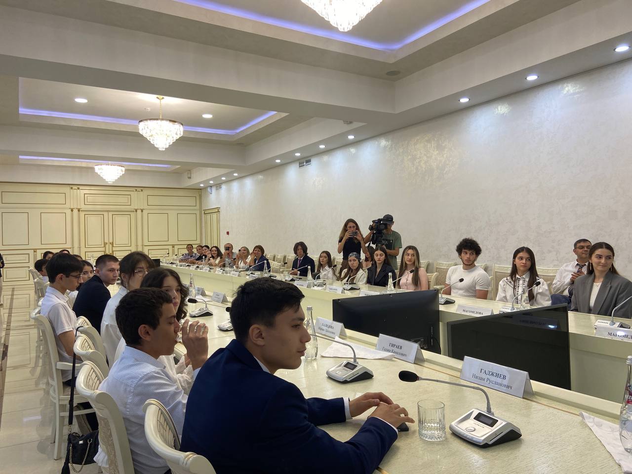 В Доме дружбы состоялось чествование школьников с особыми образовательными результатами