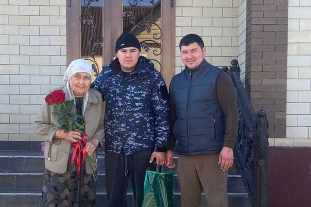 В селе Калинин Ногайского района навестили семью погибшего сотрудника полиции