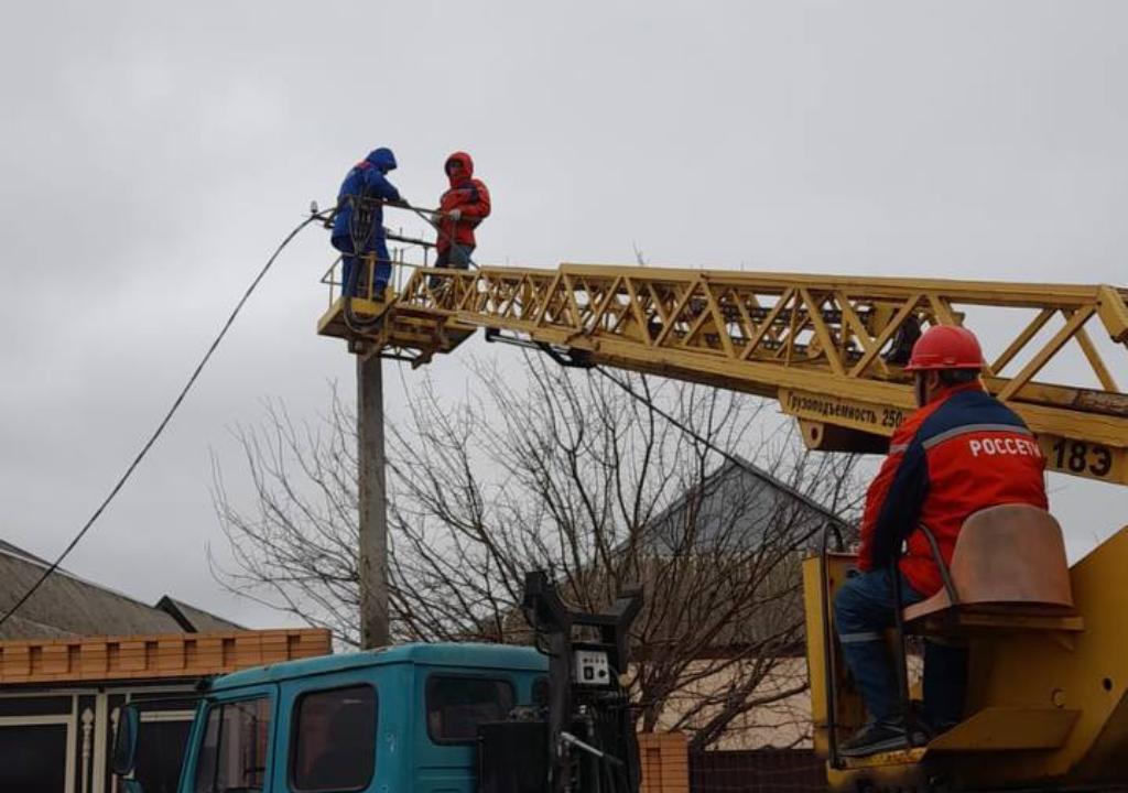 Энергетики Дагестана начали демонтаж незаконных линий связи и Интернета