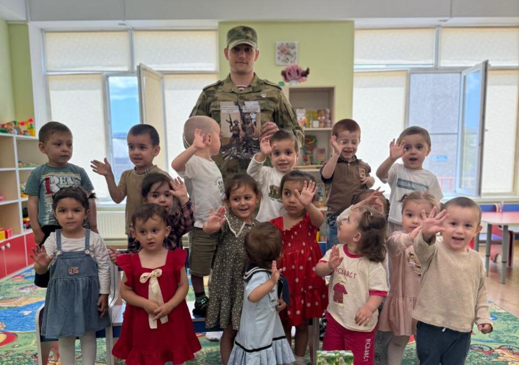 Председатель филиала ветеранской организации организовал благотворительную акцию для детей Карабудахкентского района