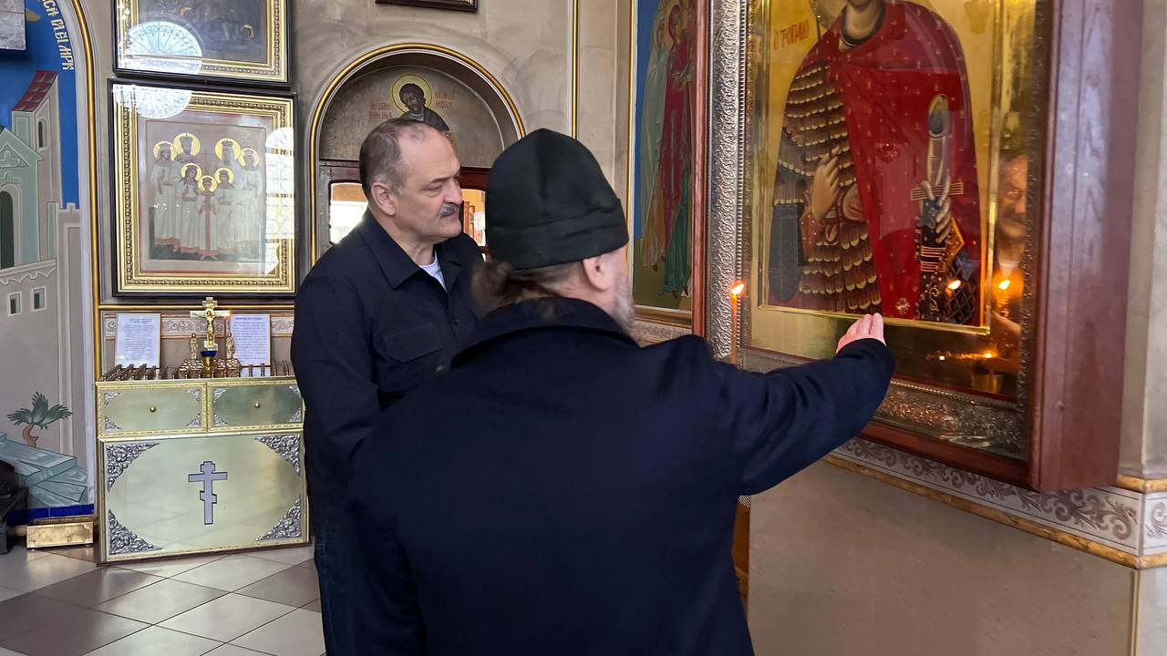 Сергей Меликов осмотрел ход работ в Свято-Успенском кафедральном соборе