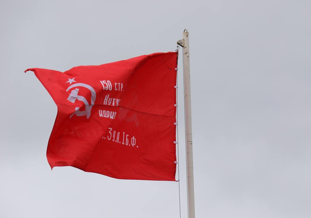 Знамя Победы поднимут в преддверии Дня Победы в Махачкале