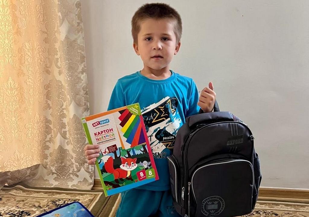 Коллектив казбековского комплексного центра Минтруда РД помог 21 семье подготовить детей к школе