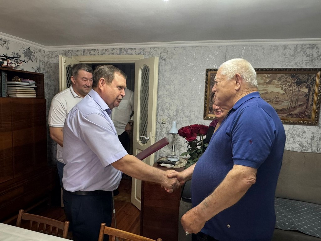 Заслуженный врач РД Халид Магомедов стал почетным гражданином Кизляра