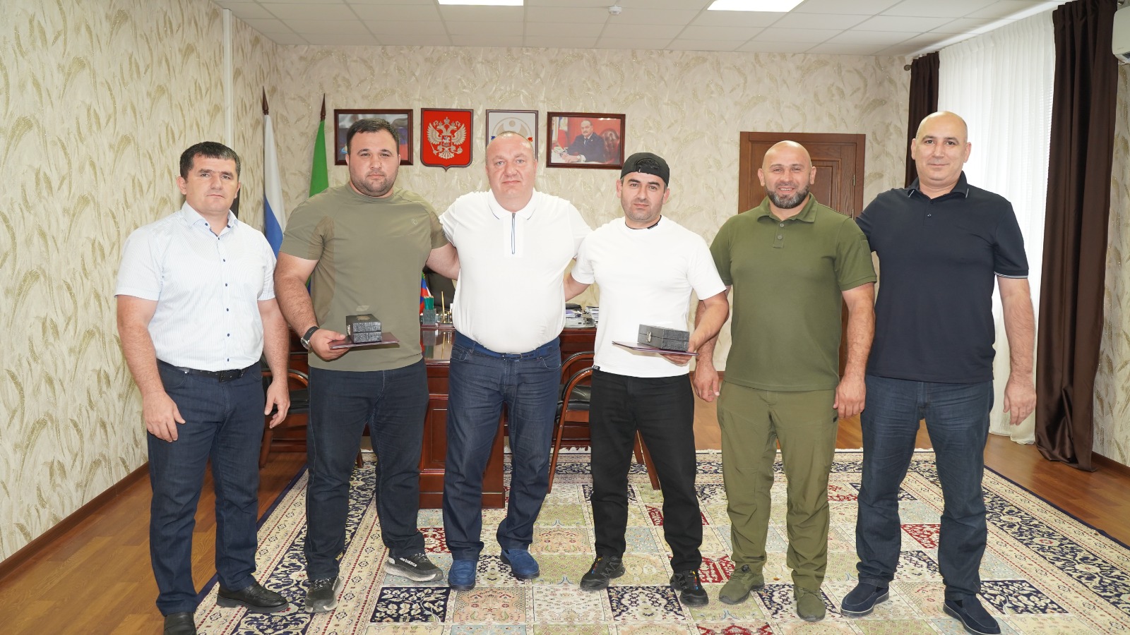 Глава Хасавюртовского района отметил благодарностью участников СВО