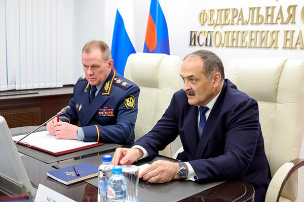 Сергею Меликову представили нового начальника УФСИН России по РД Сергея Ролдугина