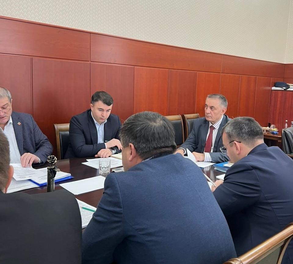 Улучшение жилищных условий ветеранов-афганцев обсудили в Правительстве Дагестана