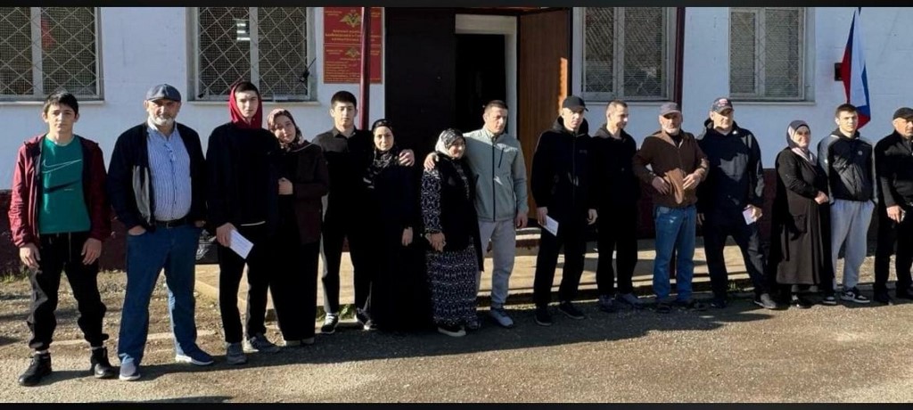 Призывники Казбековского района отправились на службу в Вооруженные Силы РФ