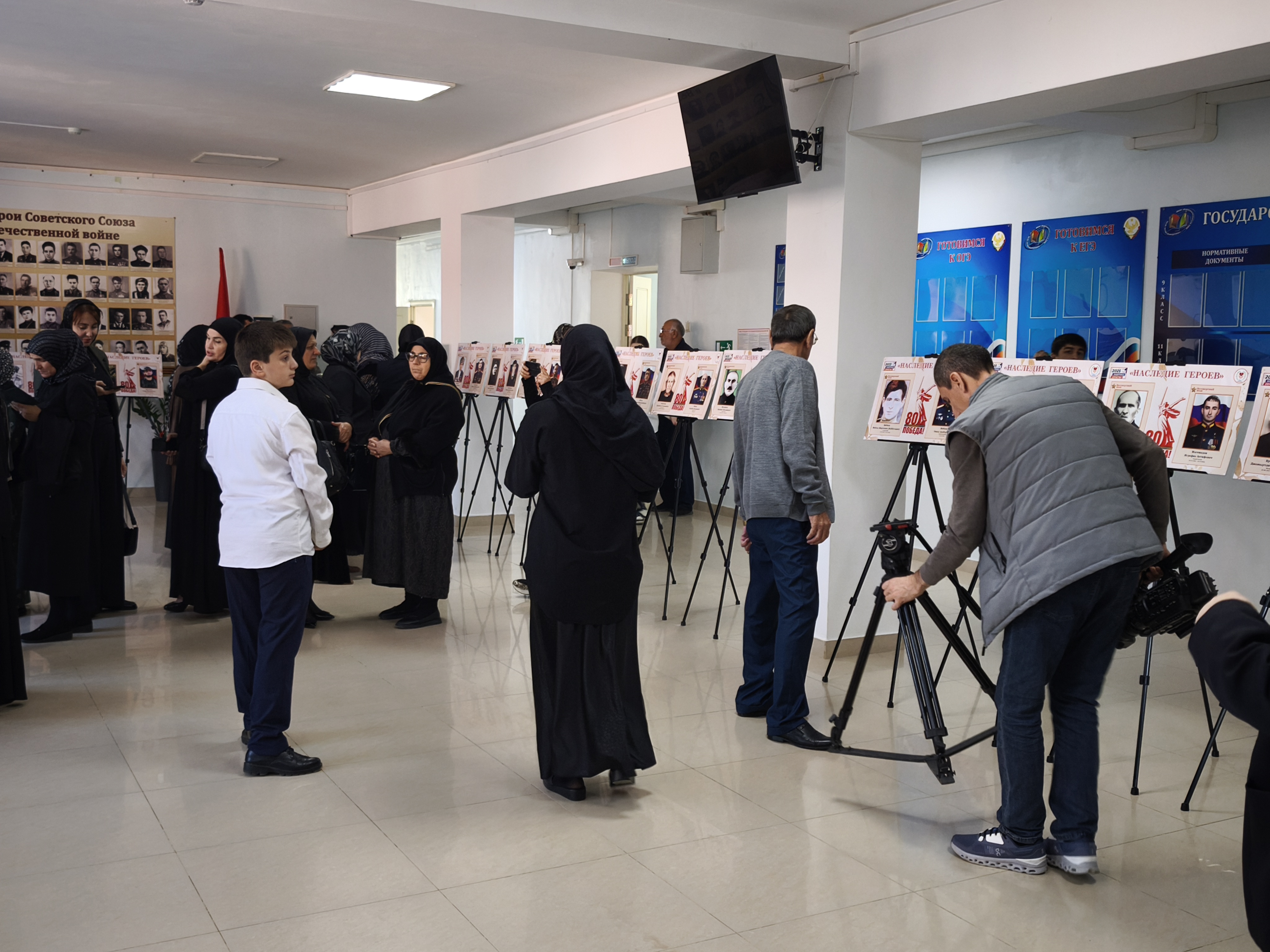 Презентация выставки «Наследие героев» прошла в Кумторкалинском районе