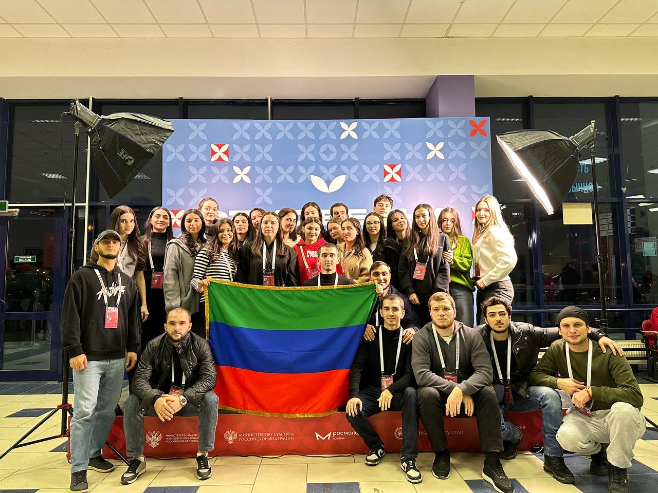 Дагестанская делегация выступает на финале российского фестиваля «Студенческая весна» в Казани