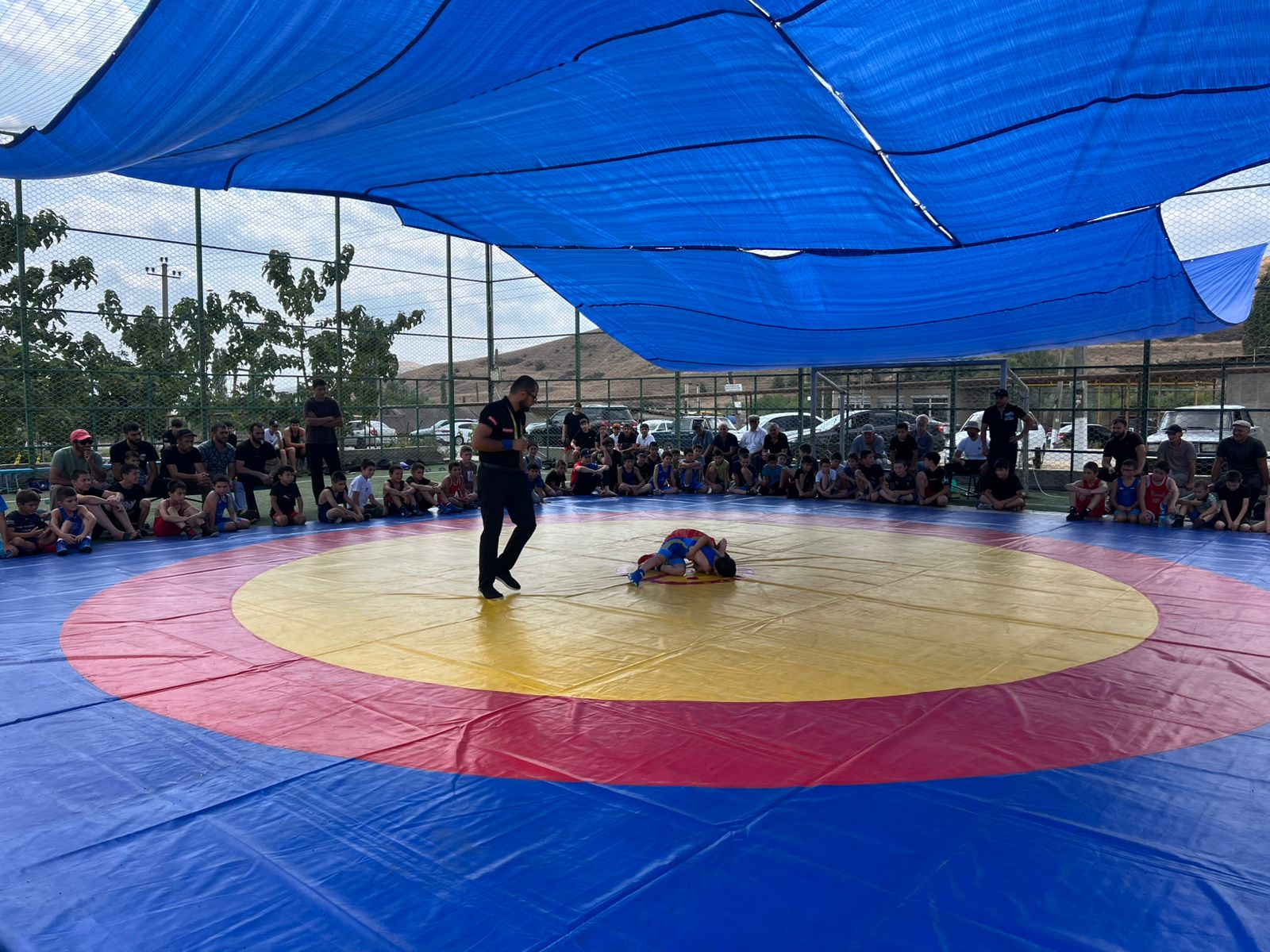 В Башлыкенте прошел яркий турнир по вольной борьбе в честь Дня физкультурника и памяти героев СВО
