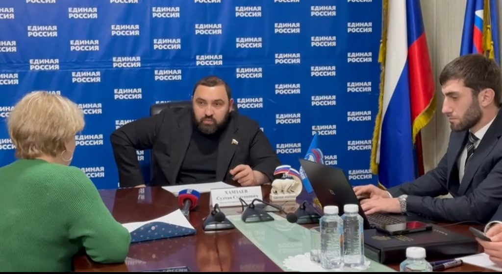 Султан Хамзаев провел прием граждан в Махачкале