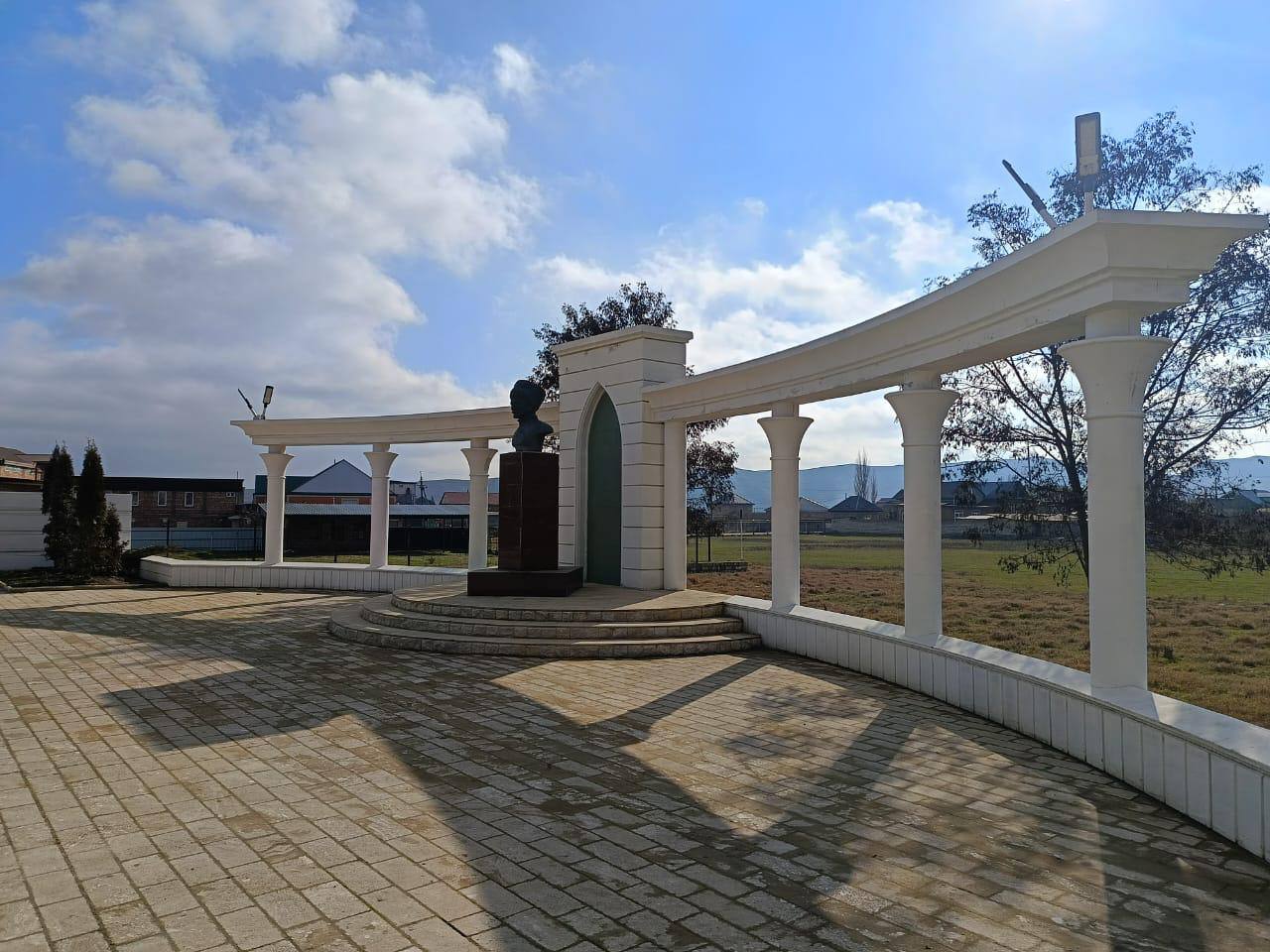 В Дагестане за 5 млн рублей капитально благоустроили муниципальный сквер