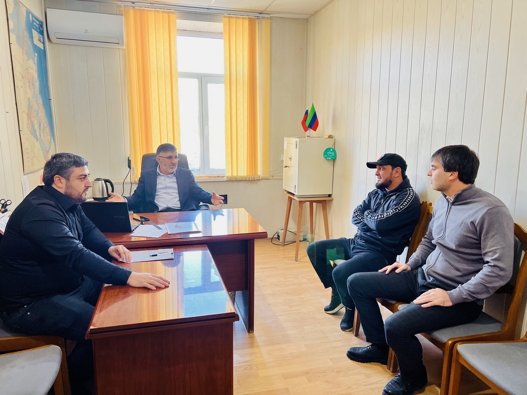 Дагестанский певец Рафик Сулейманов отправится в зону СВО защищать Родину