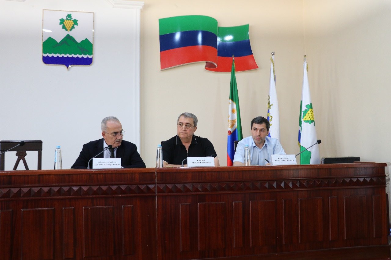 Нариман Абдулмуталибов провел совещание по вопросам обращения с отходами