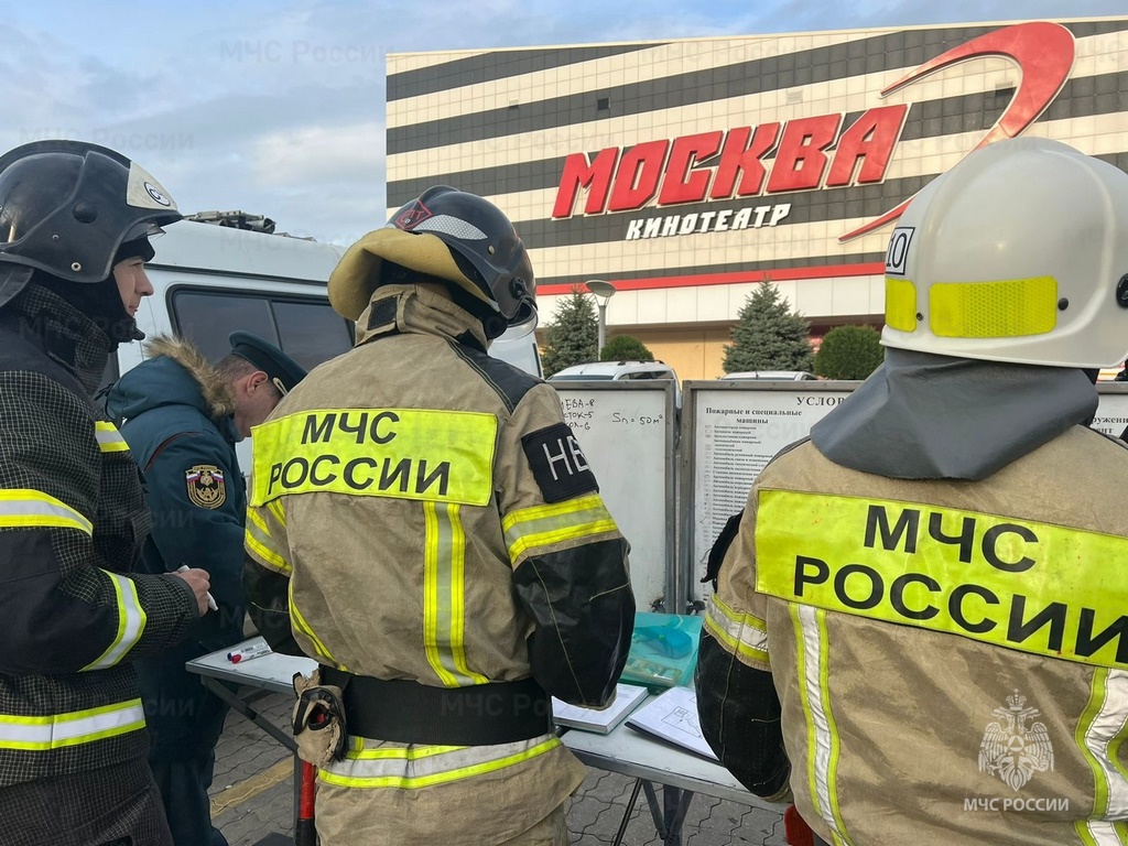 В КРЦ «Москва» в Каспийске пожарные успешно ликвидировали условный пожар