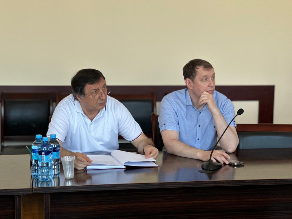 Студенты-юристы ДГУ защитили магистерские диссертации