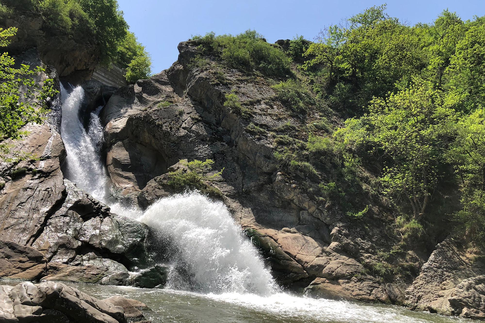 Асият Алиева прокомментировала ситуацию с водопадом в селе Хучни