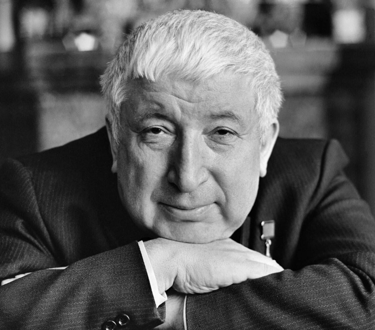 Сергей Меликов обратился к дагестанцам в связи с днем рождения Расула Гамзатова