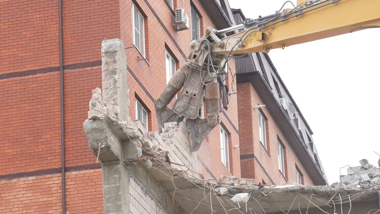 В Махачкале провели завершающий этап сноса очередного незаконного капитального объекта