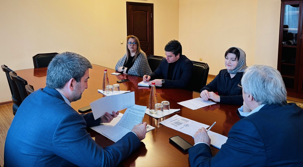 Министр энергетики Дагестана провел выездной прием в Новолакском районе