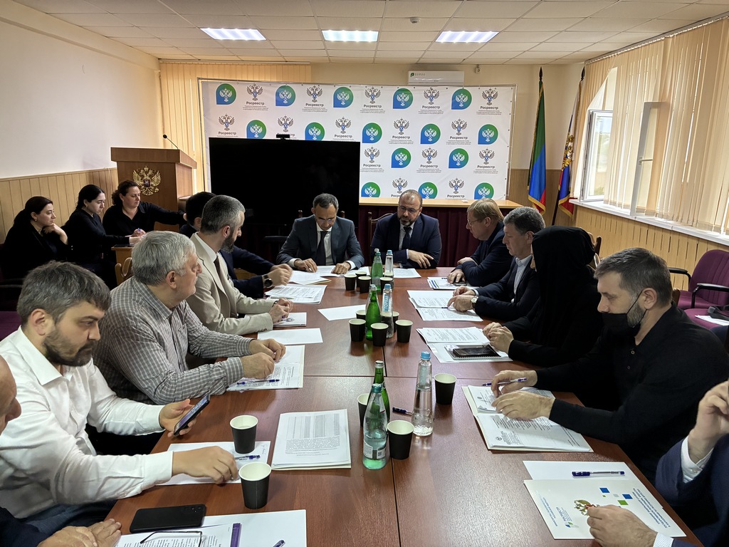 Росреестр РД обсудил с арбитражными управляющими причины затягивания банкротства предприятий