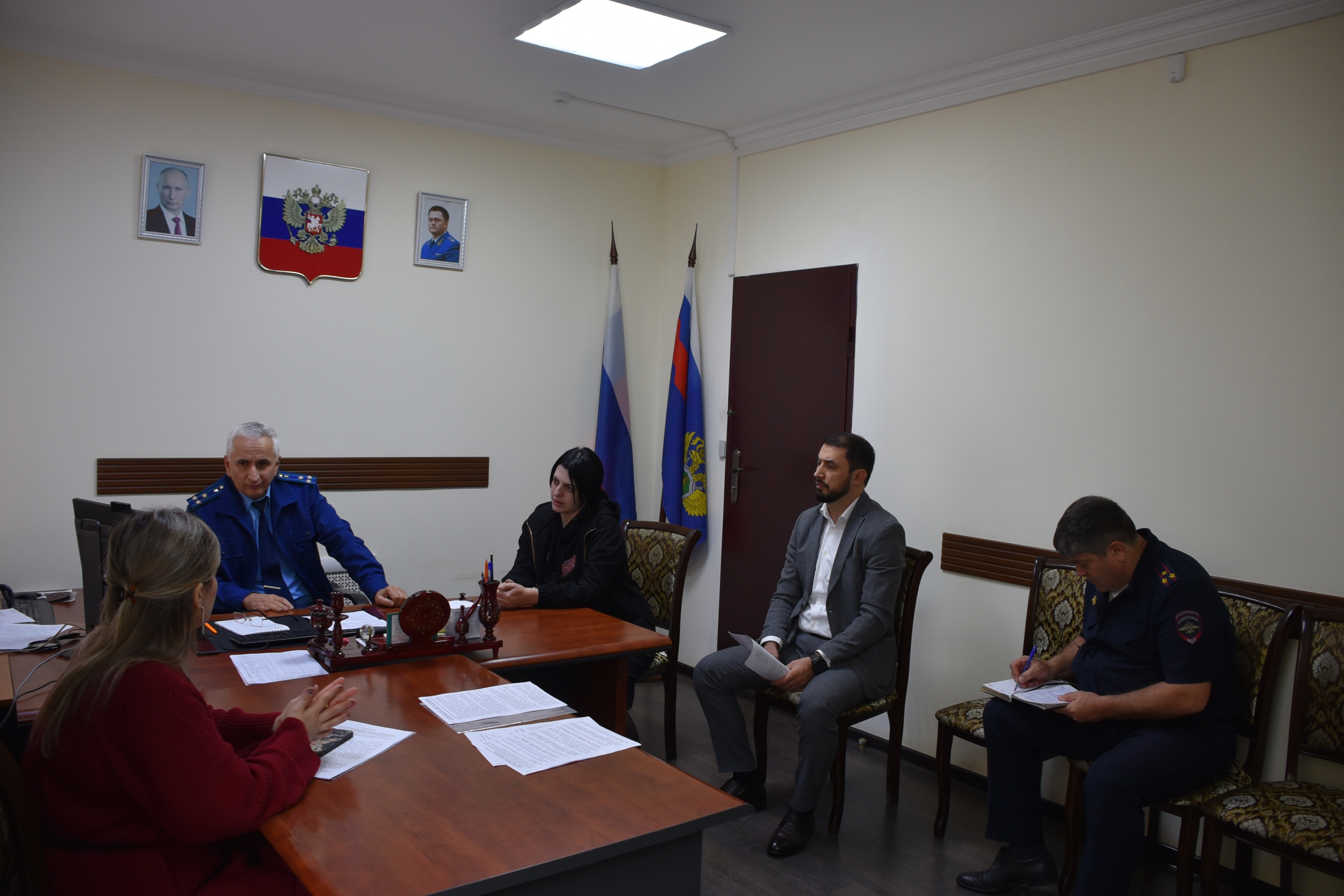В Акушинском районе прошел прием граждан с прокурором Дагестана