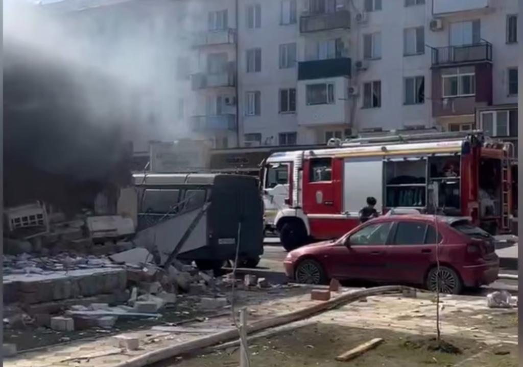 МЧС: пожар в салоне сотовой связи в Махачкале ликвидирован