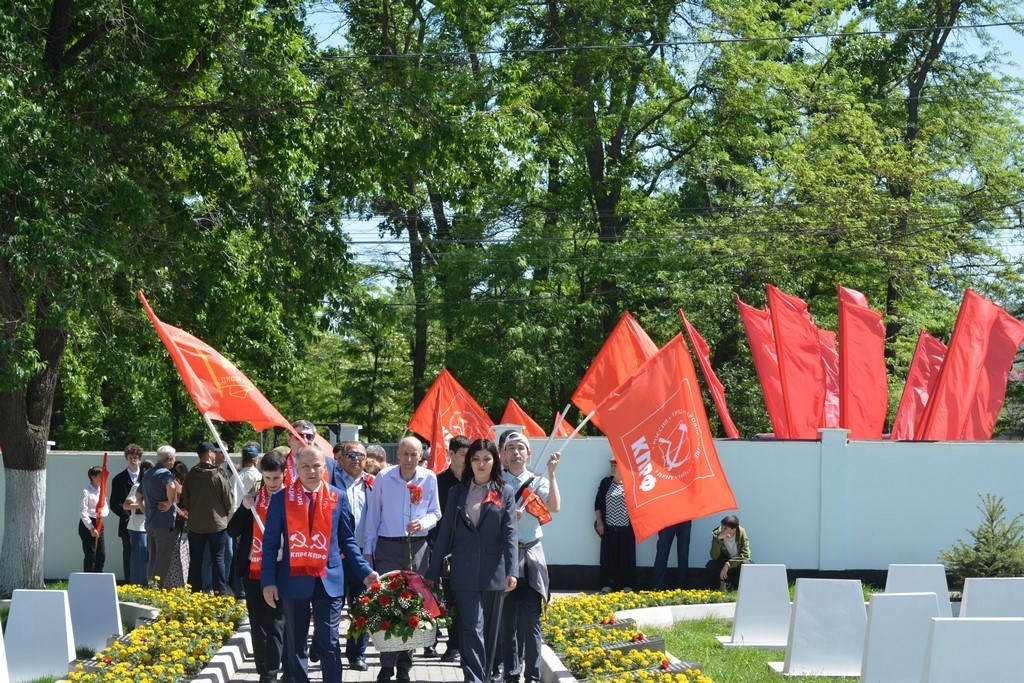 Коммунисты Дагестана отметили 80-летие Великой Победы