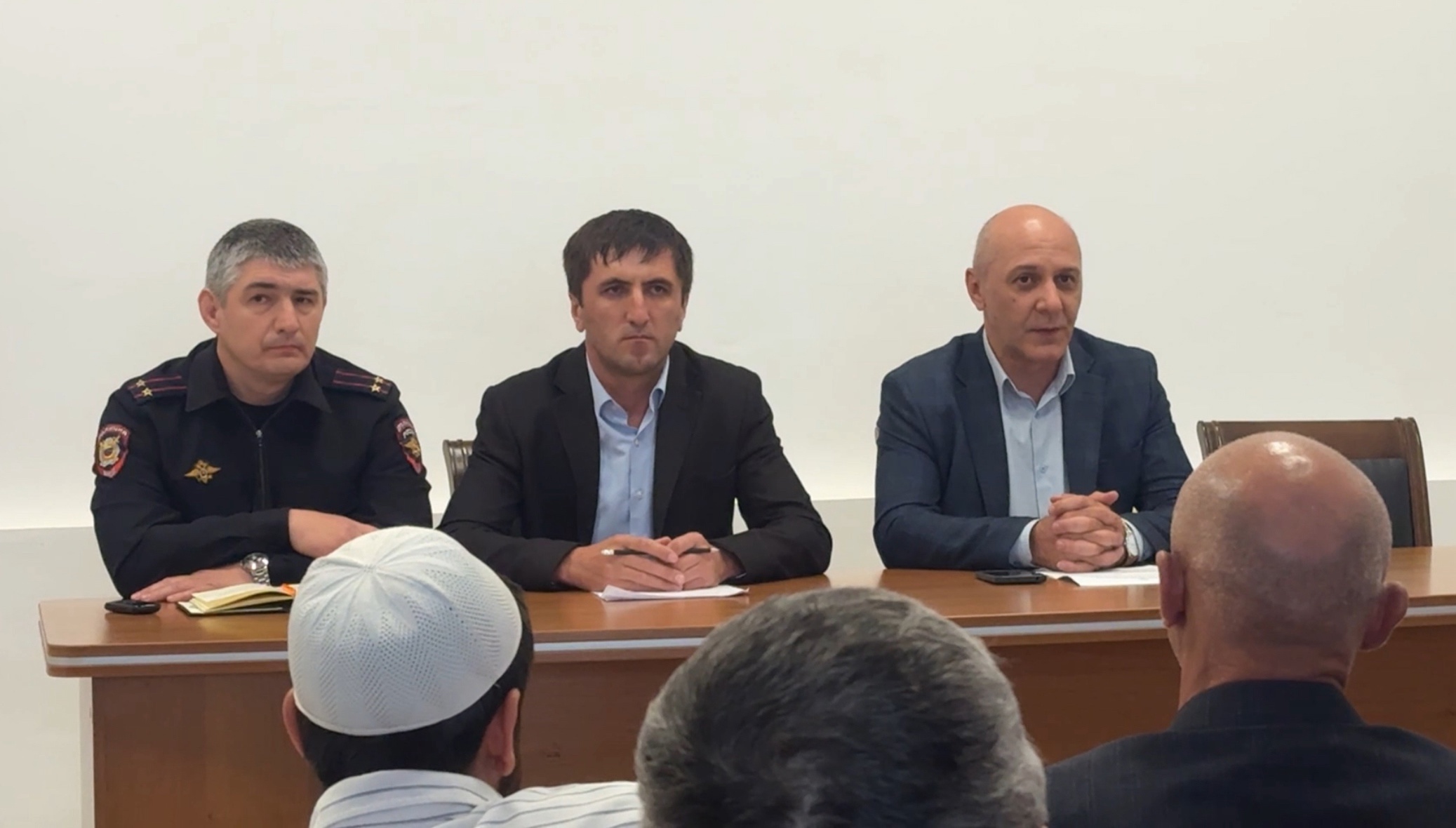 В Чародинском районе прошло совещание по вопросам профилактики безнадзорности несовершеннолетних