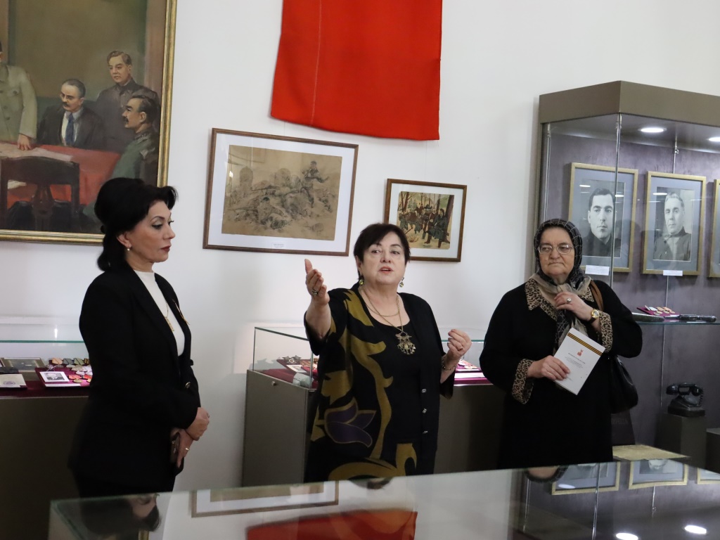 В Махачкале состоялось открытие выставки «Без права на забвение»
