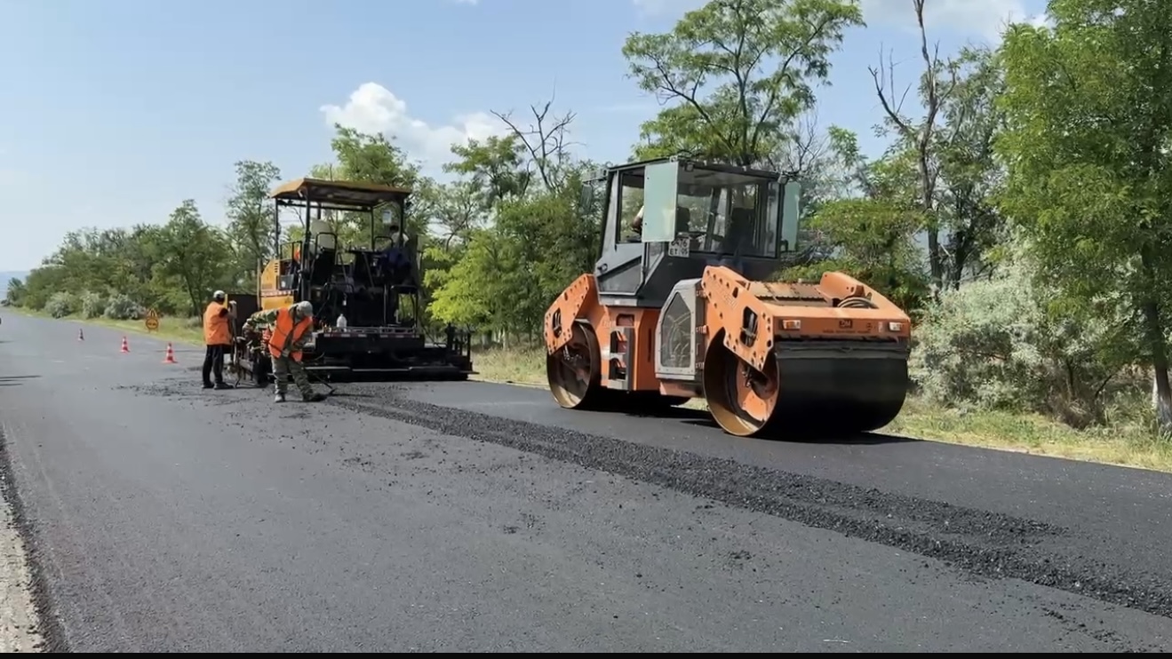 Дорожники проводят укладку асфальта на автодороге «Манас - Сергокала – Первомайское» в Сергокалинском районе