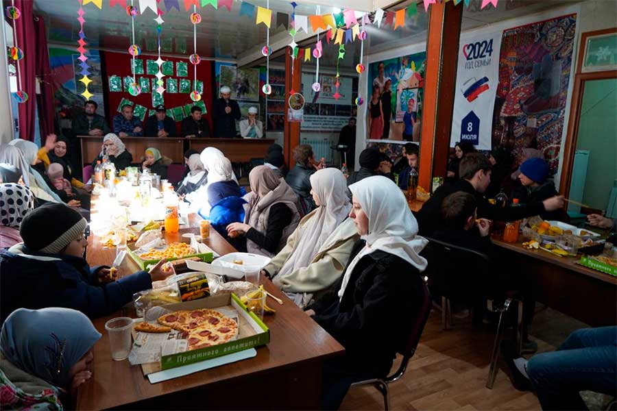 Благотворительную акцию провели в Цунтинском районе ко Всемирному дню сирот