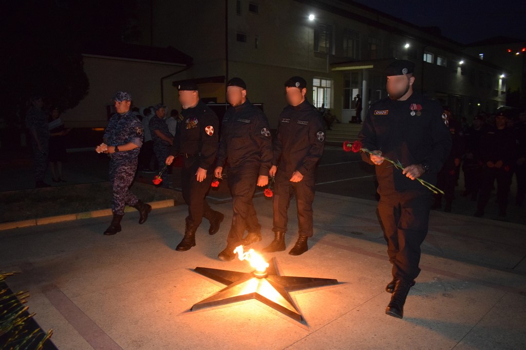 Росгвардейцы Дагестана провели патриотическую акцию «Свеча памяти»