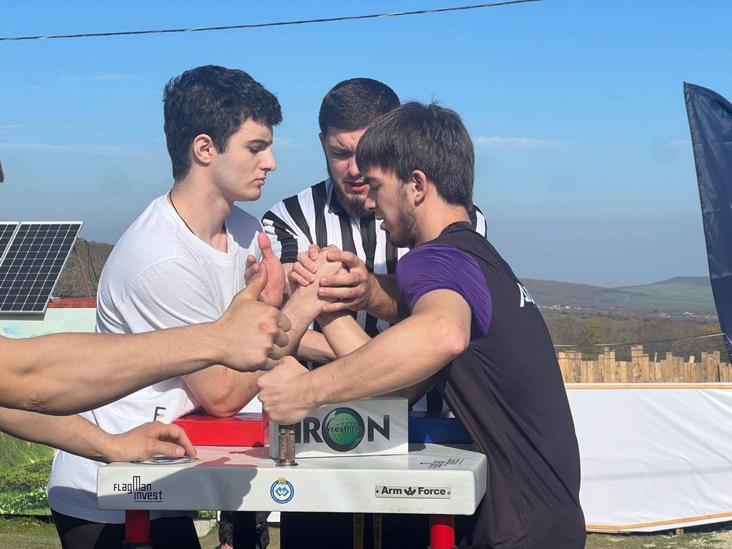 В Дагестане впервые прошла «Гонка Героев»: более 10 тыс. участников покорили трассу в экопарке Эрпели