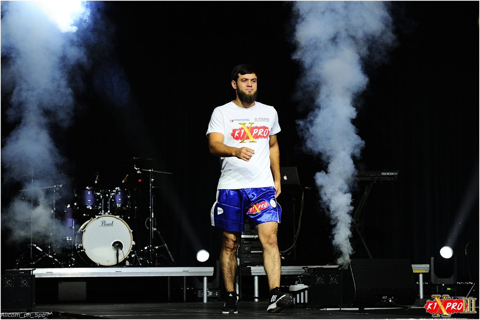 Кикбоксер из Дагестана выиграл чемпионский пояс среди профессионалов