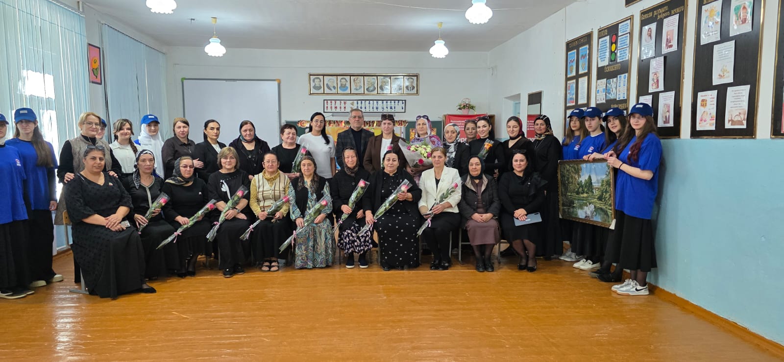 Единороссы поздравили педагогов в муниципалитетах с профессиональным праздником