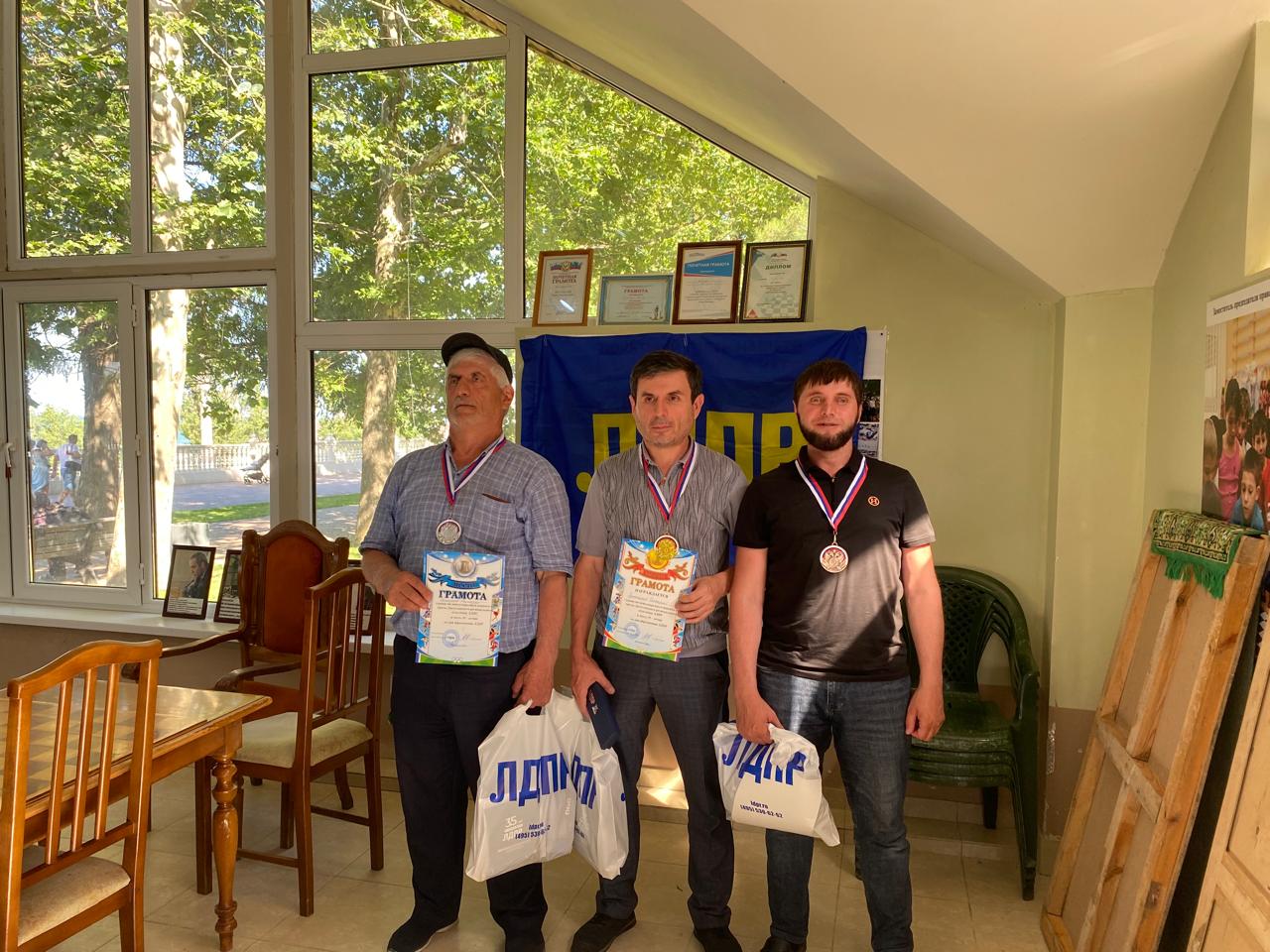 Шашечный турнир в Махачкале приурочили к 35-летию ЛДПР