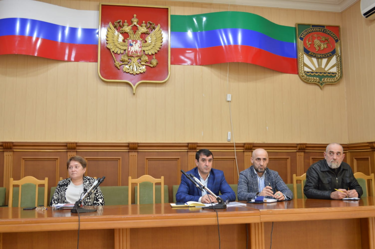 В Каякентском районе обсудили ход иммунизации детей против полиомиелита