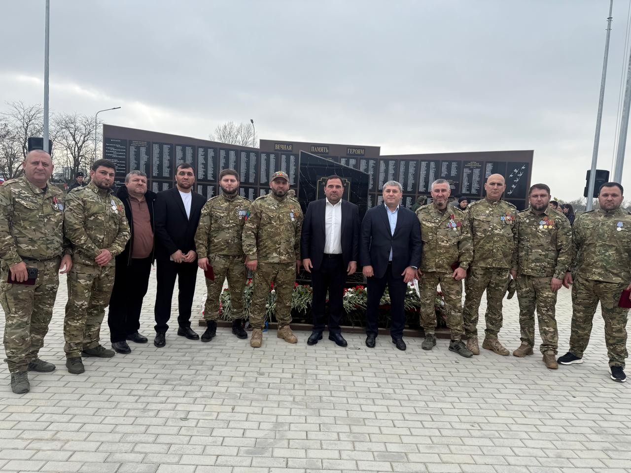 Глава Хасавюртовского района принял участие в открытии «Сада памяти» в Кизлярском районе