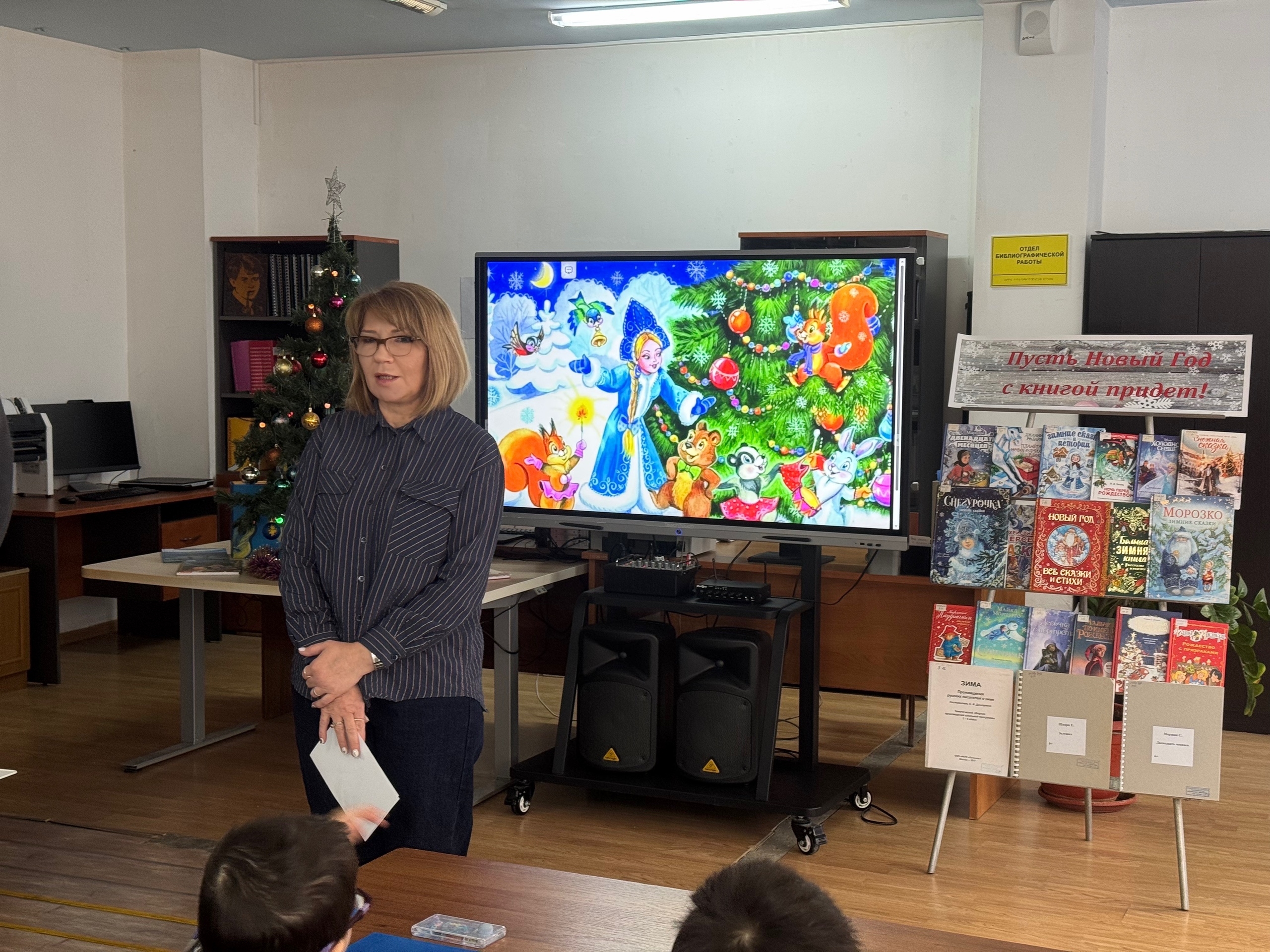 В Махачкале провели новогодний мастер-класс для детей с нарушением зрения