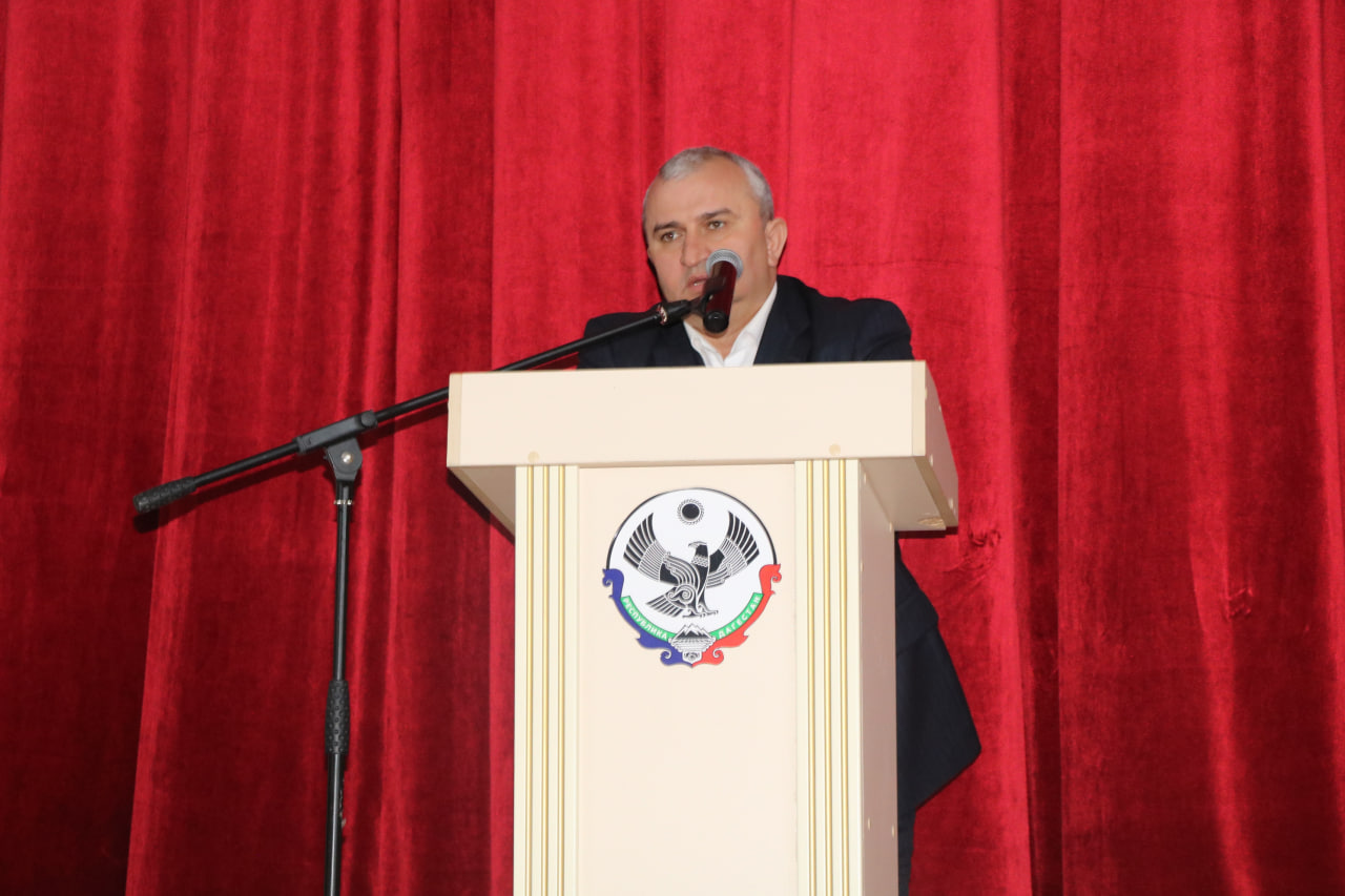 Вопросы безопасности и профилактики негативных явлений в молодежной среде обсудили в Казбековском районе