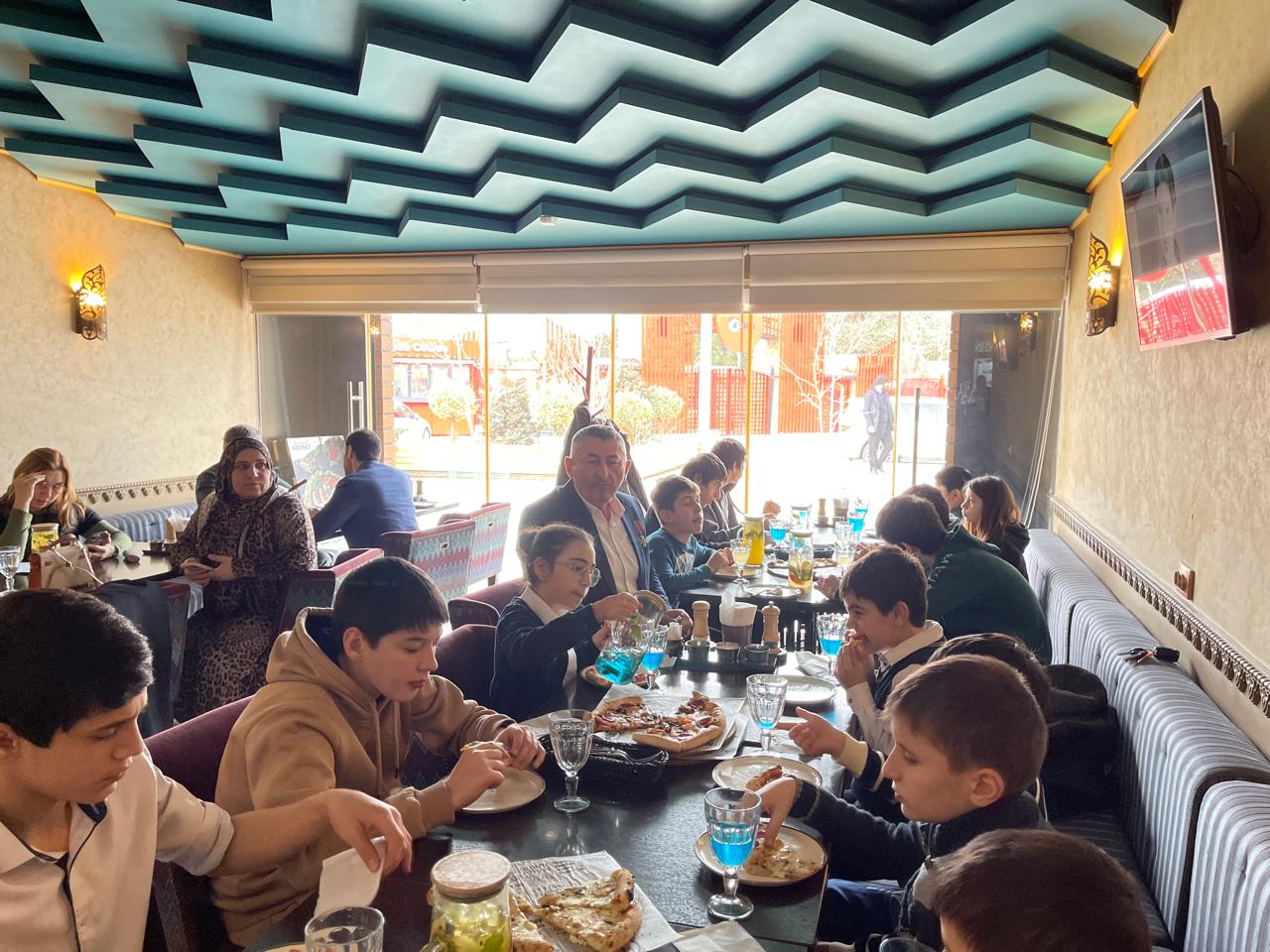 Участник СВО Алибег Казанбиев встретился с воспитанниками Комплексного центра Каспийска