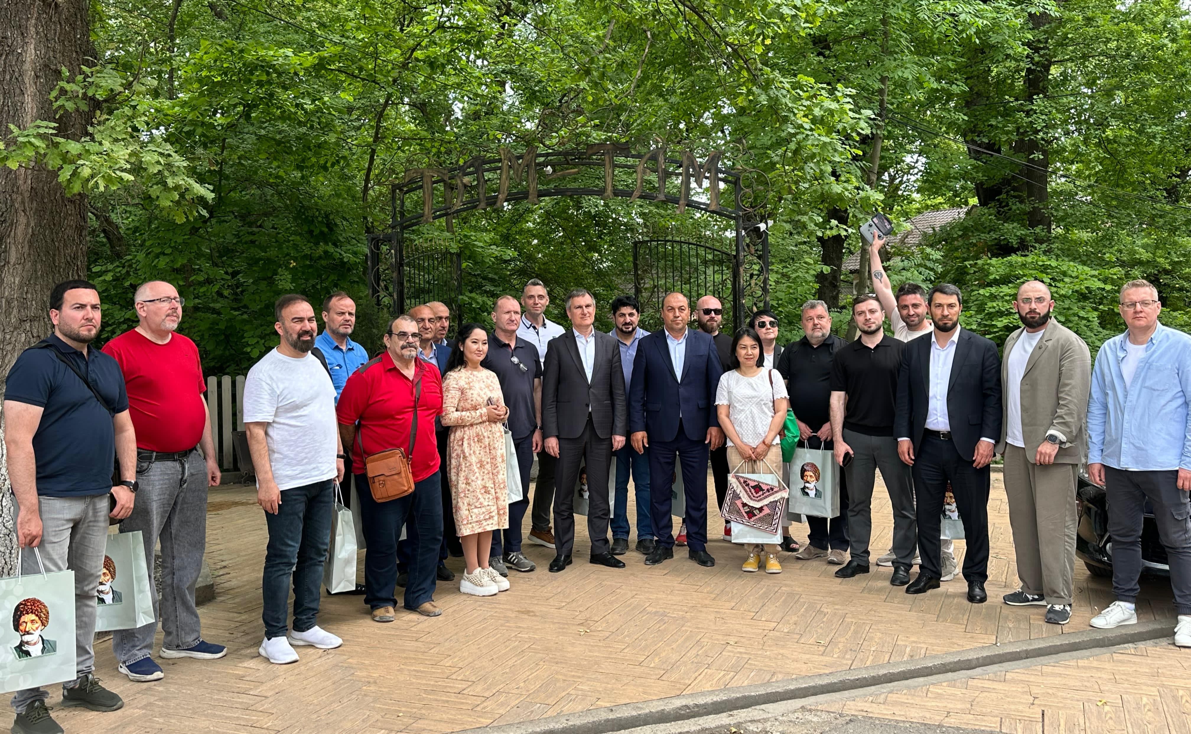 В Сулейман-Стальском районе прошел пресс-тур иностранных журналистов по крупным инвестиционным площадкам